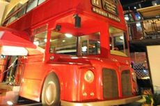 Bus Tingkat Ikon London Hadir di Favehotel Solo Baru