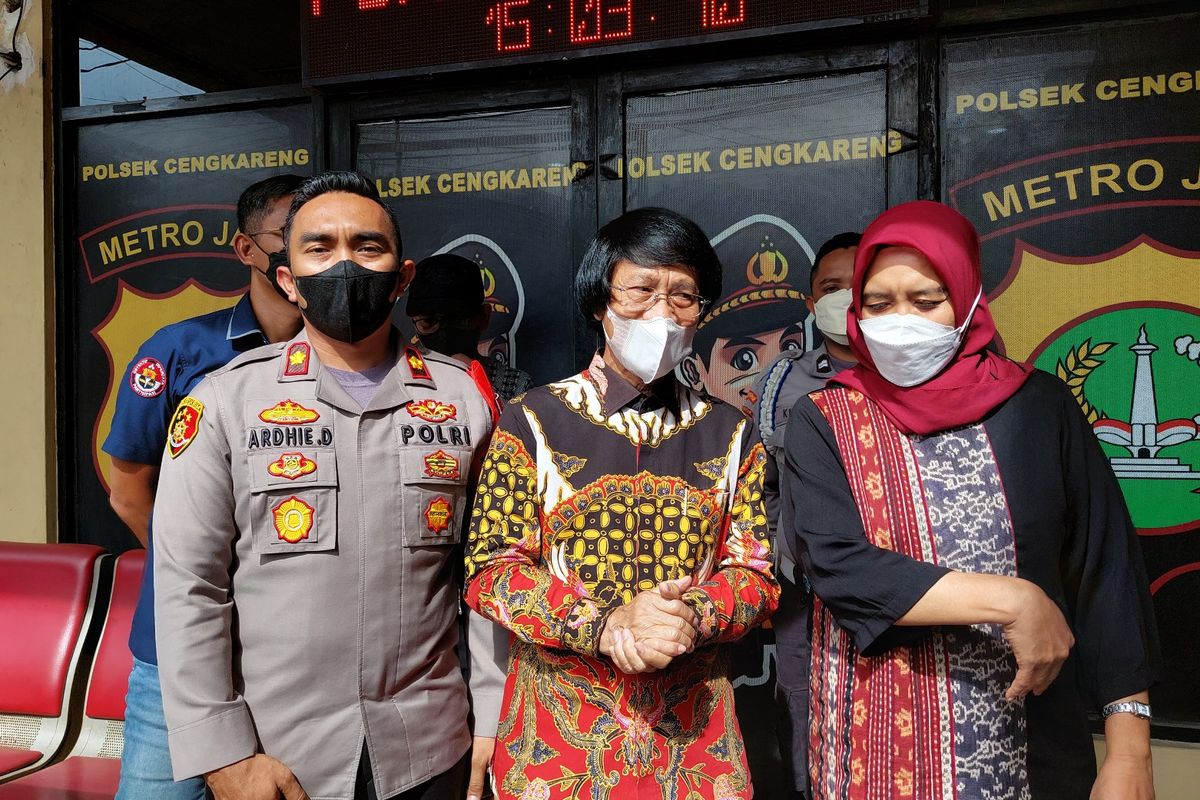 Kapolsek Cengkareng Kompol Ardhie Demastyo dan Ketua LPAI Seto Mulyadi mengapresiasi kepedulian warga atas kasus penganiayaan anak oleh terduga pengasuhnya.