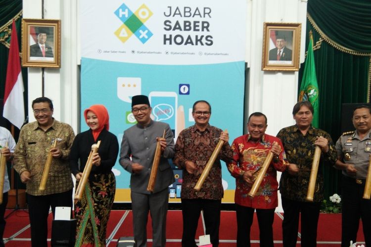 Gubernur Jawa Barat Ridwan Kamil saat meluncurkan tim Jabar Saber Hoaks di Gedung Sate, Jalan Diponegoro, Jumat (7/12/2018).