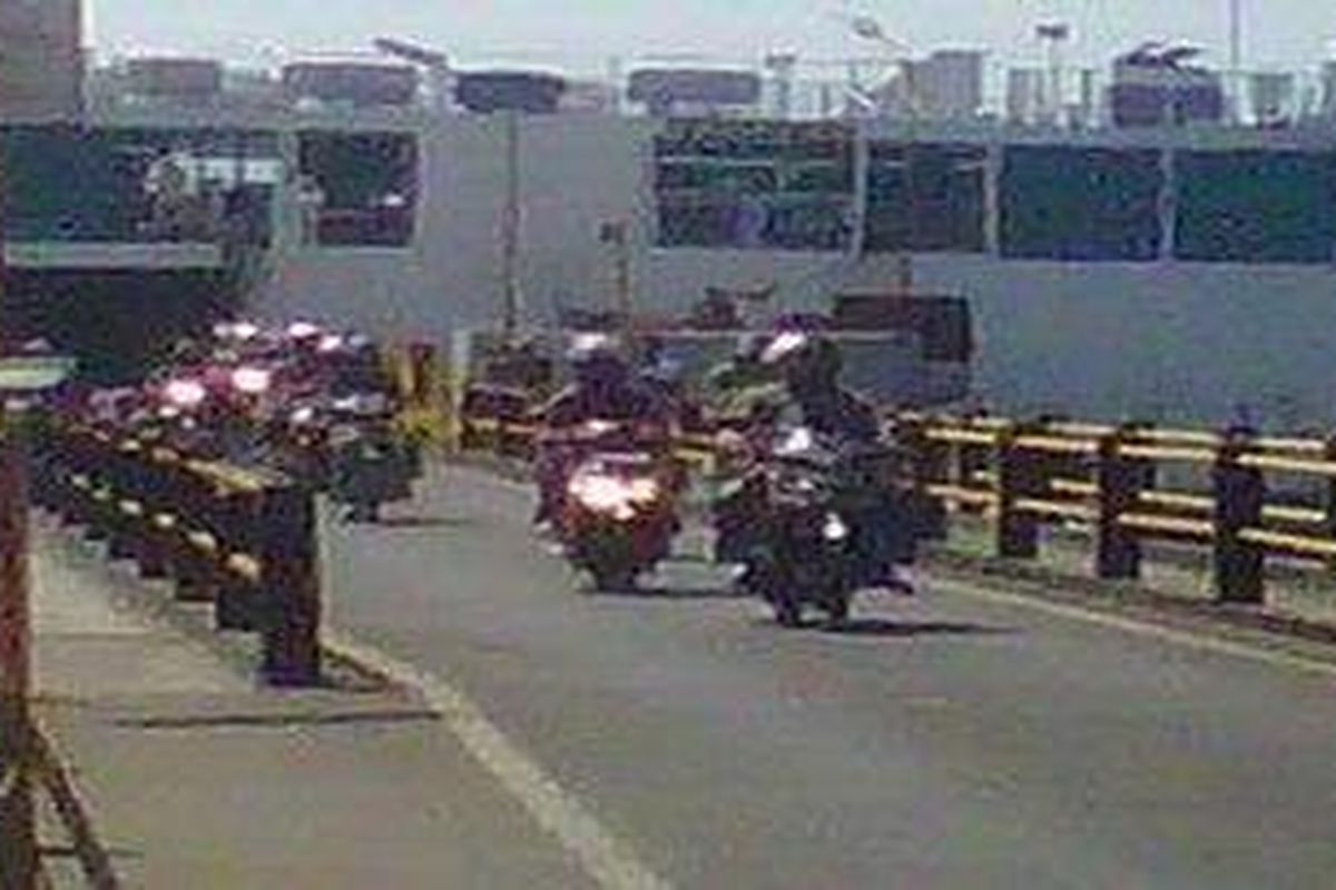 Arus mudik dari Gilimanuk Bali ke Ketapang di Banyuwangi, Jawa Timur mulai ramai, namun masih lancar, Selasa (14/8/2012). Pergerakan pemudik sudah terlihat tiga hari terakhir.