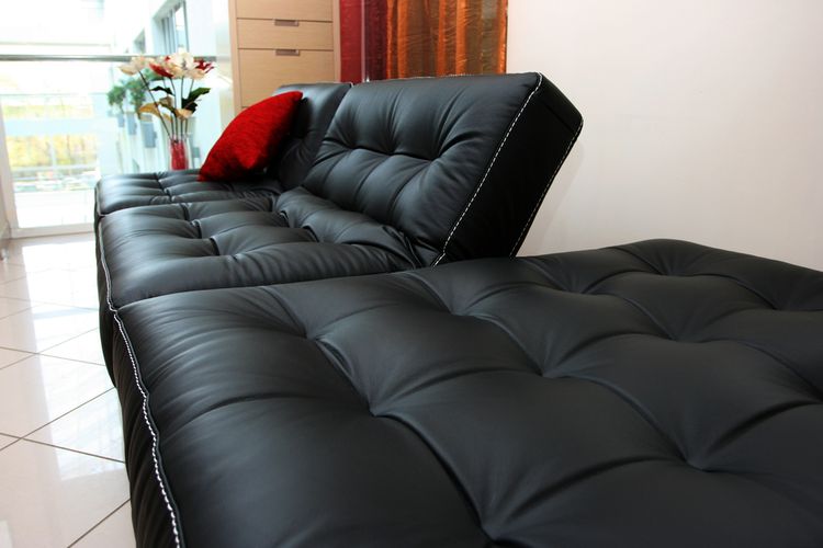 Ilustrasi sofa bed.