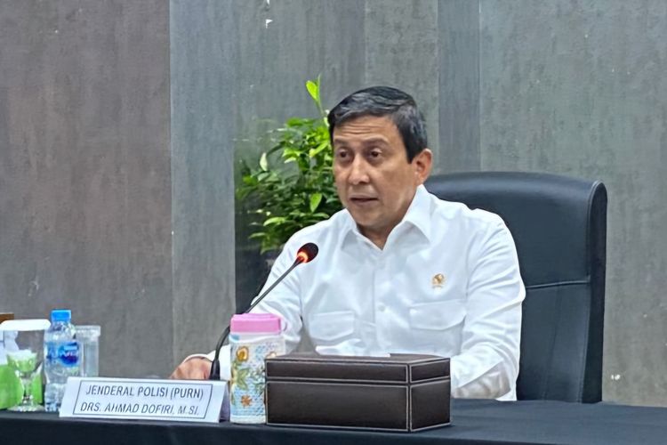Komisi Reformasi Polri: Pembuatan SKCK dan SIM Bisa Dilakukan Secara Daring
