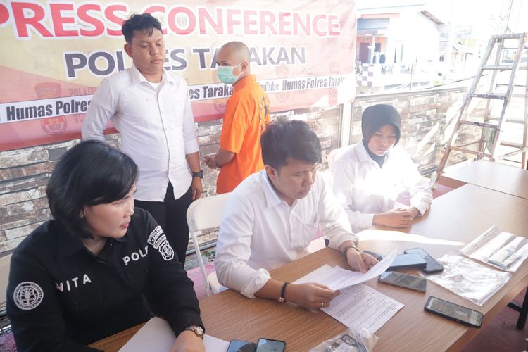 Polres Tarakan Kaltara, merilis pengungkapan kasus TPPO melibatkan 6 perempuan PSK dan 1 muncikari bernama EF (23).