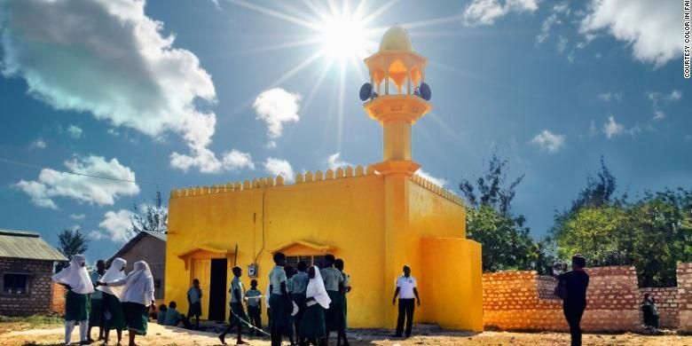 Kondisi masjid yang menjadi objek proyek Color in Faith di Mombasa, Kenya.