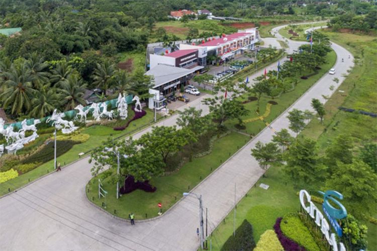 Suasana aktual boulevard utama ROW 40 di Citra Maja Raya.