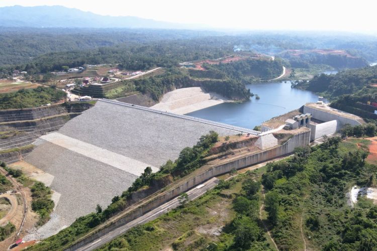 Bendungan Leuwikeris yang berada di antara Kabupaten Ciamis dan Kabupaten Tasikmalaya di Desa Ancol, Kecamatan Cineam, Kabupaten Tasikmalaya.