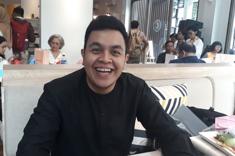 Tulus diabadikan dalam acara Media Gathering Wardah Inspiring Movement di Lewis & Caroll, Jakarta Selatan, Senin (15/5/2017).