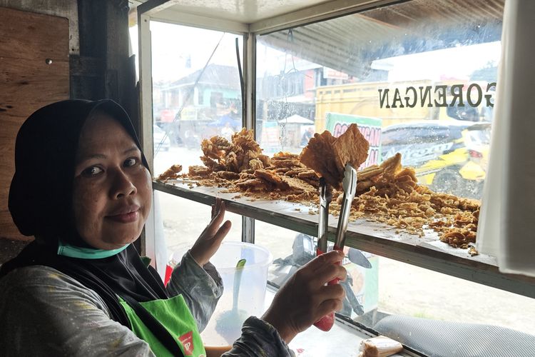 Penjual Gorengan di Samarinda: Kaltim Sawit Besar, Tapi Minyak Mahal, Kadang Saya Bingung