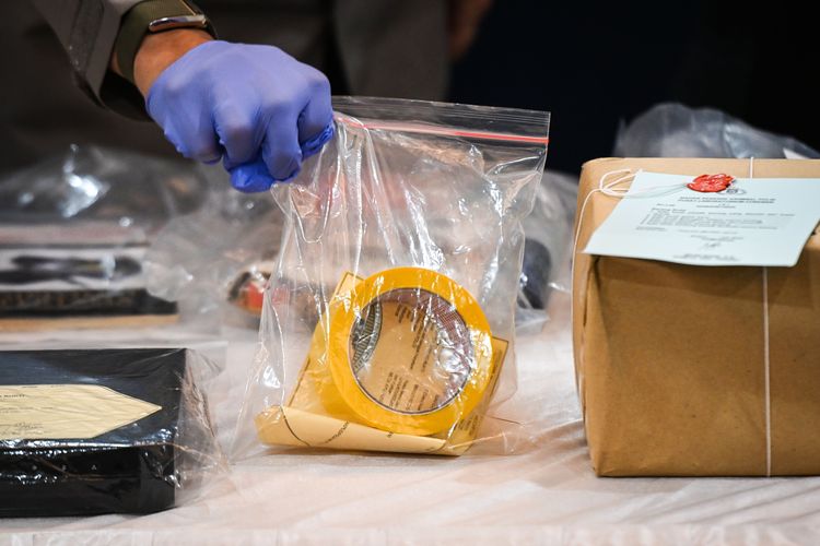 Pengacara: Ada Empat Sidik Jari di Lakban Diplomat Kemlu Arya Daru