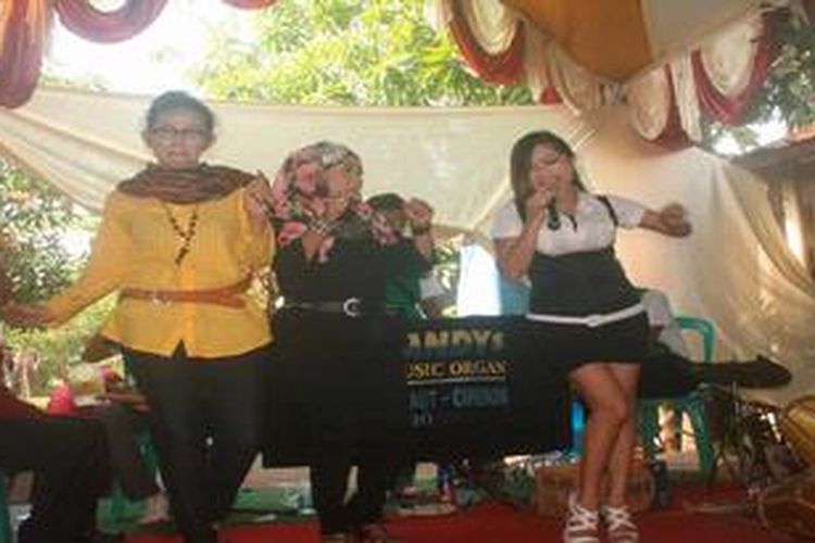 Ilustrasi: Pertunjukan organ tunggal mulai menggeser pertunjukan tarling di kawasan Cirebon dan Indramayu, Jawa Barat. 