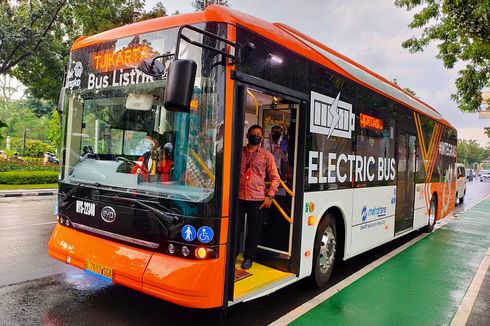 30 Bus Listrik Transjakarta Resmi Beroperasi, Anies Sebut Solusi Hadapi Polusi Udara