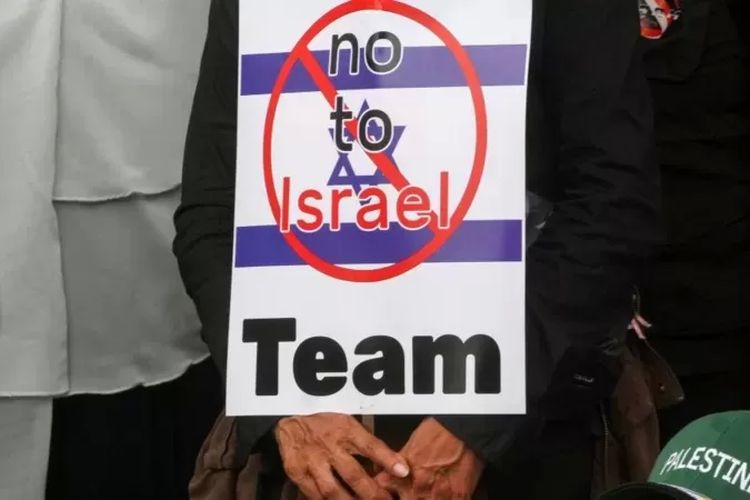 Sejumlah Ormas Islam menggelar demonstrasi menolak kedatangan timnas sepak bola Israel ke Piala Dunia U-20 di Indonesia.