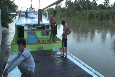 Suami Istri Jatuh dan Terseret Arus Sungai Saat Siapkan Makan Sahur