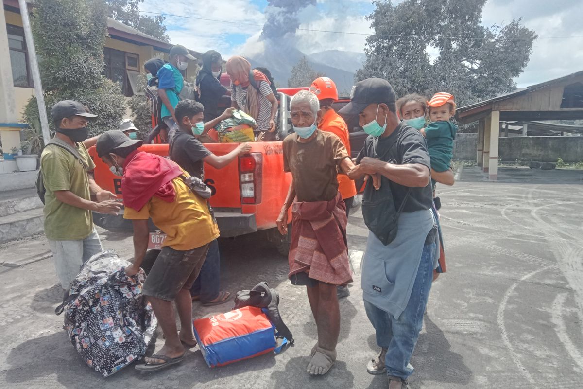 Aktivitas Gunung Lewotobi Meningkat, Evakuasi Warga Terdampak Terus Dilakukan