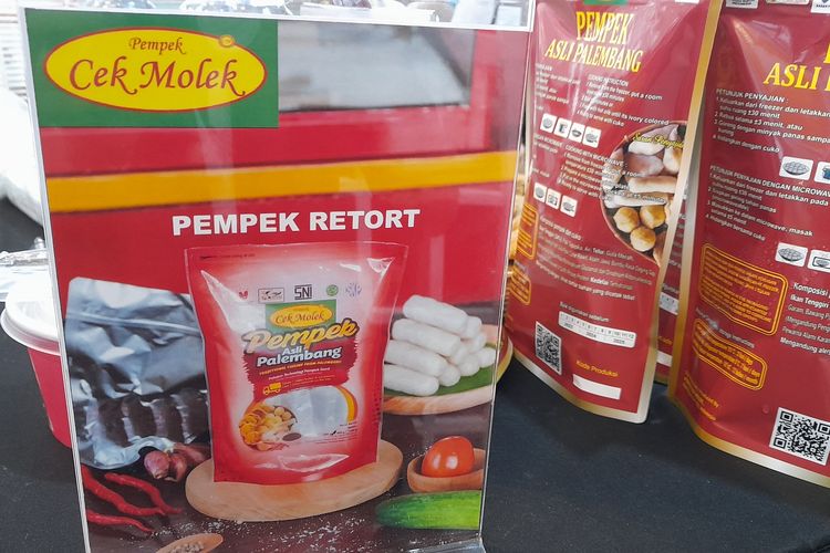 
Pempek Retort milik Pempek Cek Molek yang tahan 1 tahun di luar kulkas.