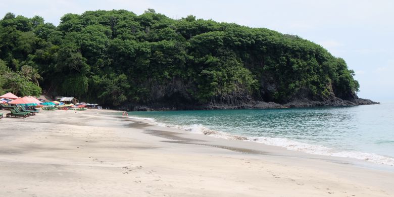 Pantai Bias Putih atau Virgin Beach di Karangasem, Bali.