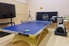 Keliling Lab Kesehatan Huawei Sambil Main Ping Pong Lawan Robot