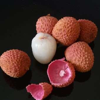 Ilustrasi leci, buah leci.