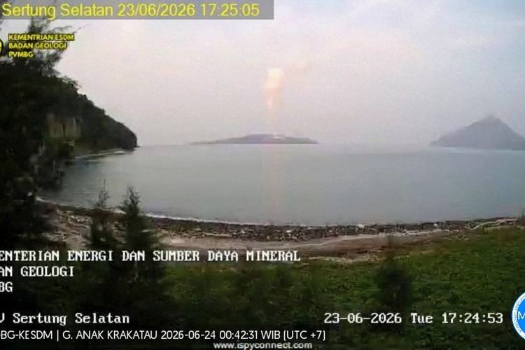 Gunung Anak Krakatau Erupsi, Wisatawan Dilarang Turun dan Mendaki