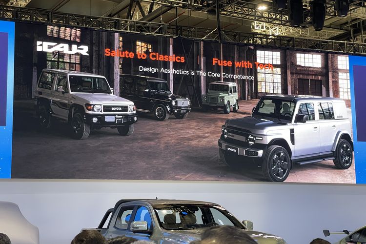 iCar V23 dibandingkan dengan SUV legendaris secara desain