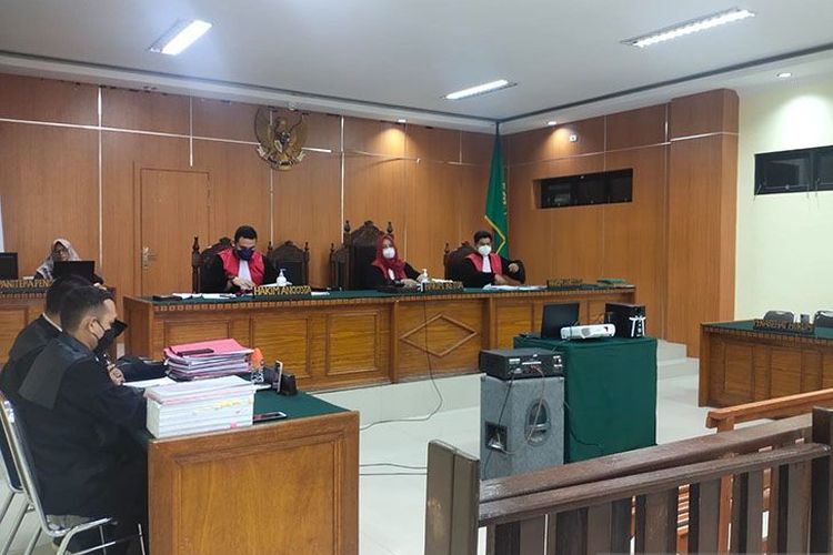 Jaksa membacakan surat tuntutan dalam perkara pembunuhan gajah di Pengadilan Negeri Idi, Aceh Timur, Rabu (24/11/2021).
