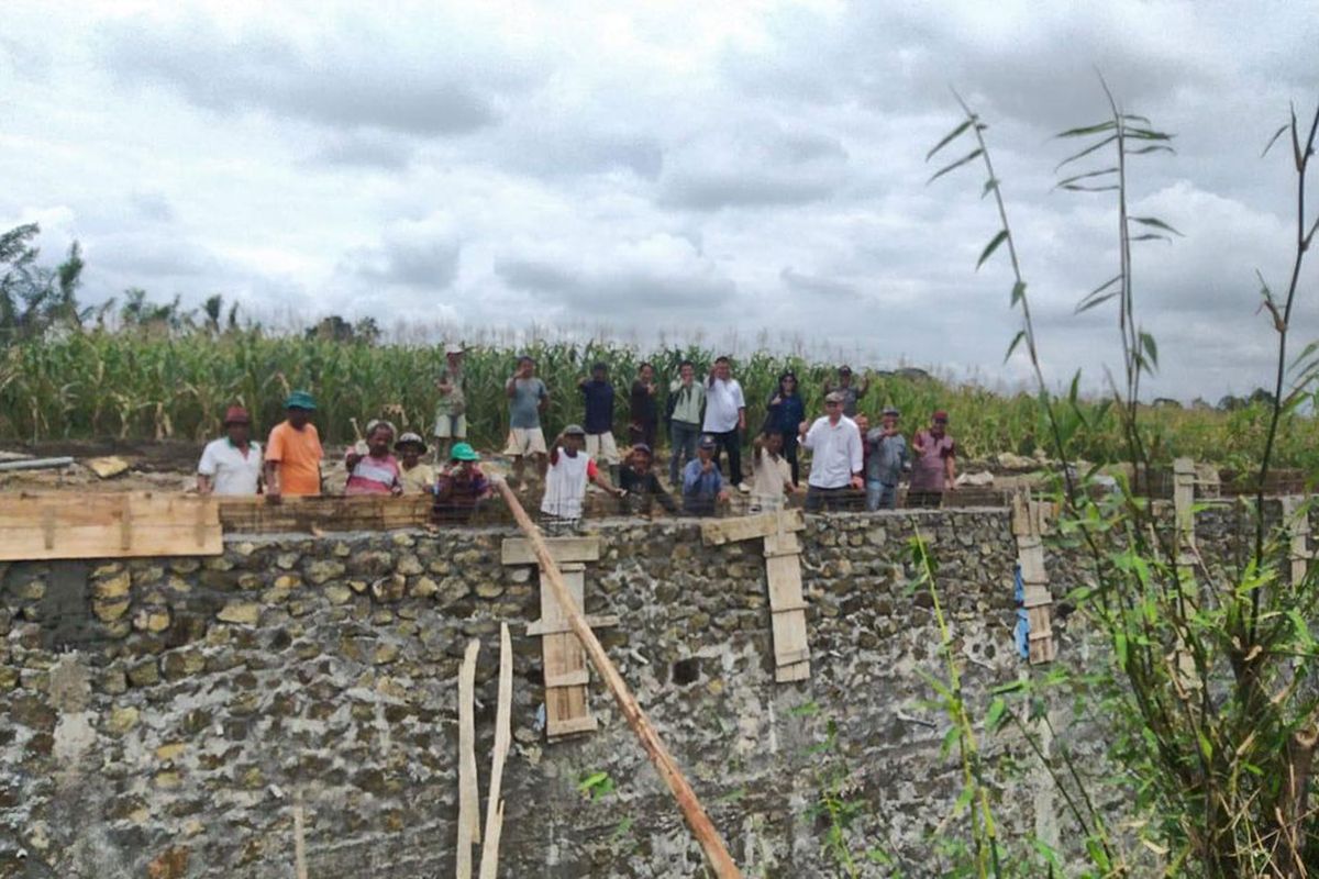 Program Padat Karya Tunai di Simalungun, Sumatera Utara.