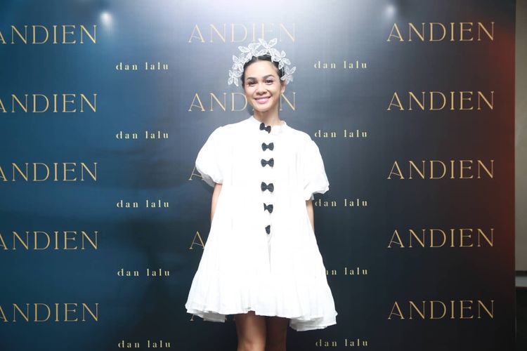 Penyanyi Andien Aisyah baru saja meluncurkan album studio kedelapannya yang diberi judul Dan Lalu. 