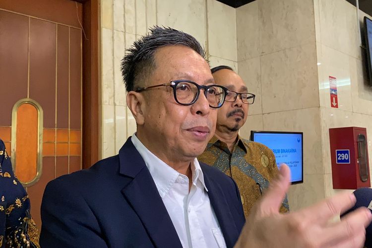 Deputi Bidang Pengendalian Pencemaran dan Perusakan Lingkungan KLH, Rasio Ridho Sani, menjeaslakn terkait PROPER, di Jakarta Selatan, Selasa (6/5/2025). 