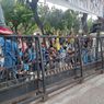 Didorong-dorong Massa PMII Jaktim, Gerbang Timur Balai Kota DKI Jakarta Rusak