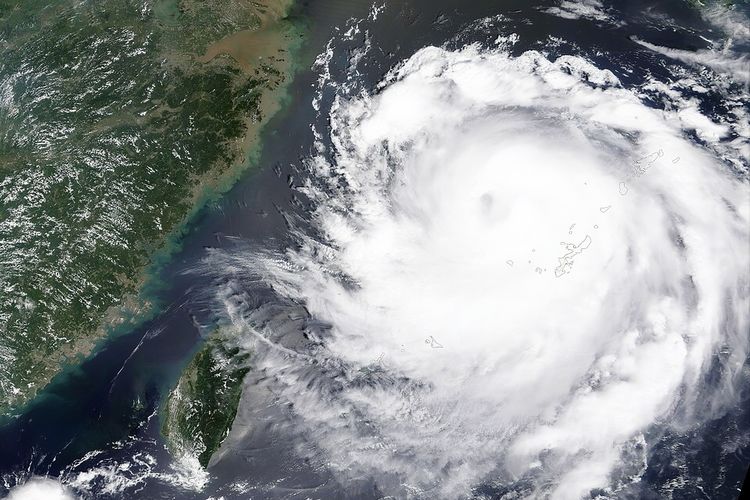 Topan Surigae Mendekati Jepang, Diprediksi Sampai Tokyo pada Kamis