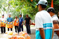 Nakhoda Perahu Wisata di Grand New Watu Dodol Dapat Baju Pelampung