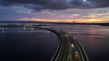 Mengemudi Terlalu Lambat di Jalan Tol Juga Bisa Berbahaya