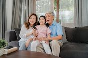 Cemburu Anak Lebih Dekat dengan Kakek-Nenek? Begini Menyikapinya dalam Islam