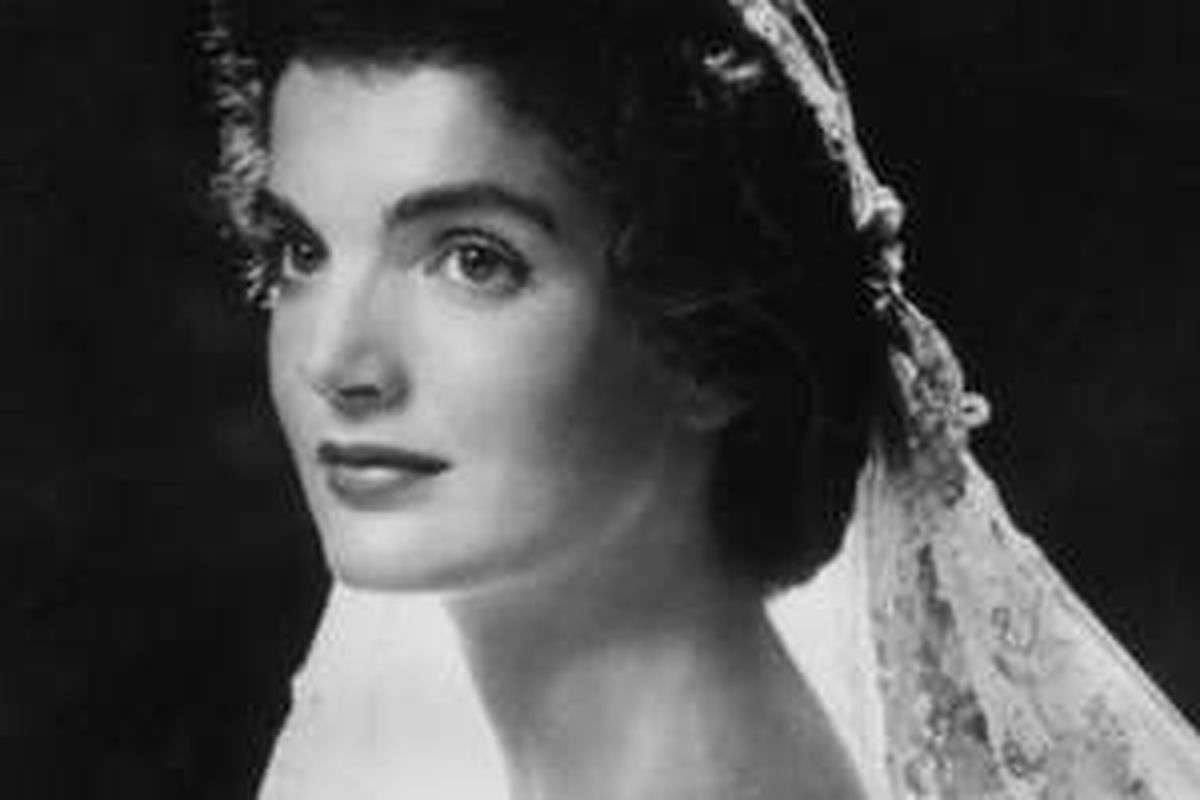 Jacqueline Kennedy saat hari pernikahan. 