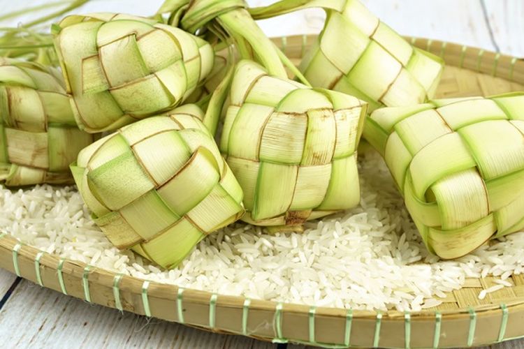 Ketupat adalah salah satu hidangan khas Lebaran di Indonesia