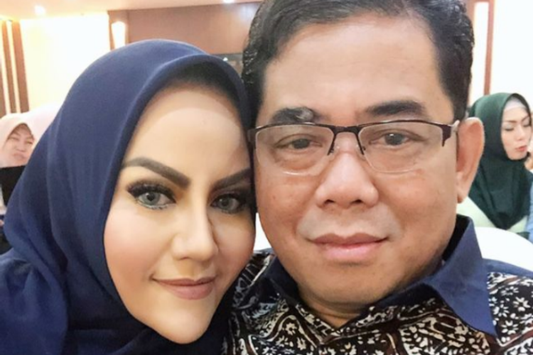 Penyanyi dangdut Nita Thalia bersama Nurdin Rudythia