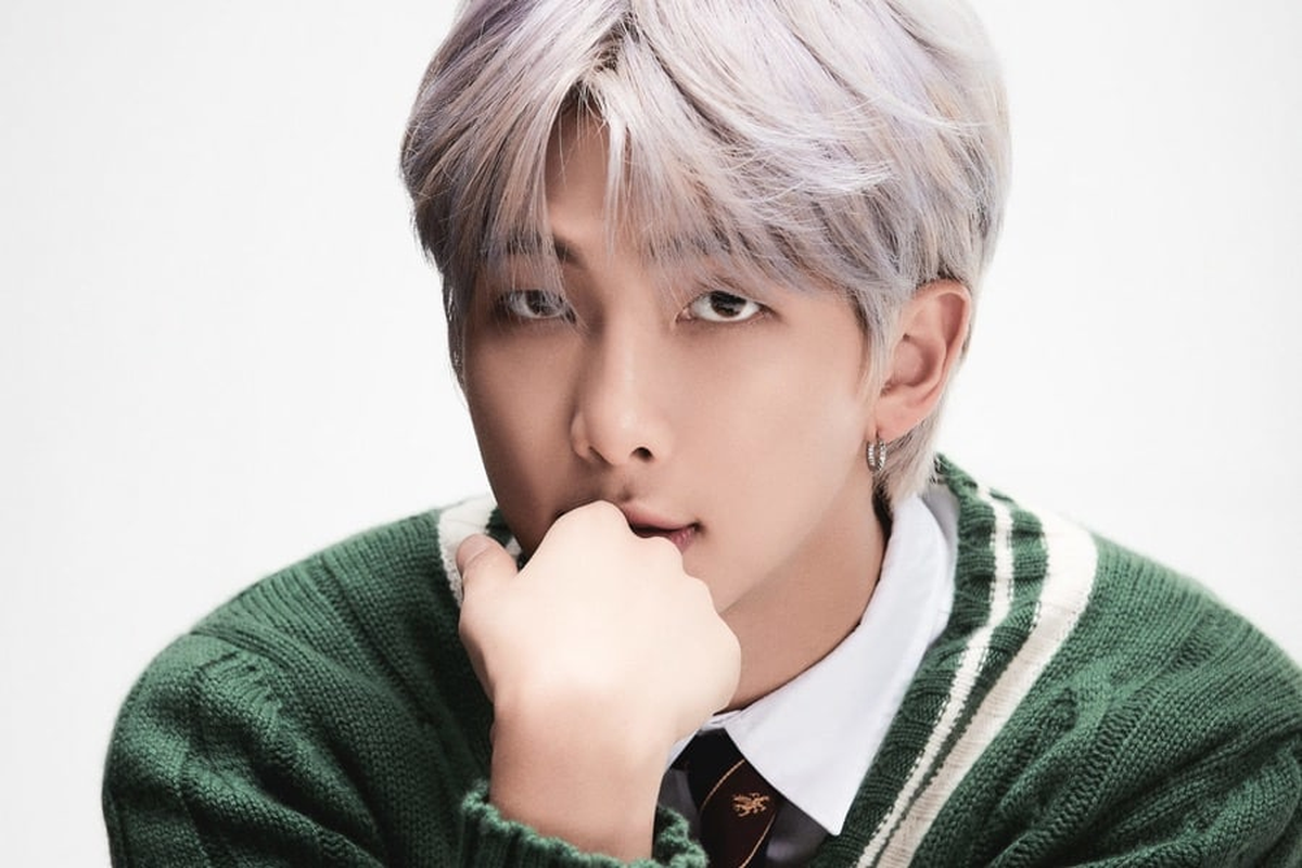Leader BTS, Kim Namjoon atau RM. Ia mengaku sangat sedih karena BTS batalkan konser di Korea Selatan lantaran penyebaran virus corona