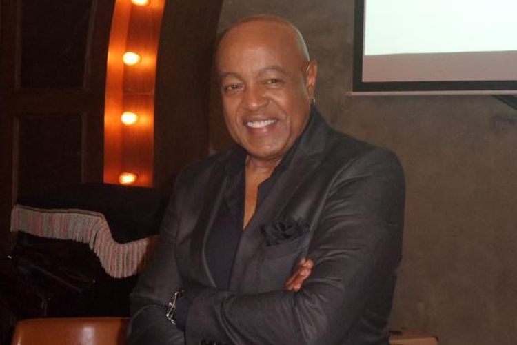 Penyanyi internasional Peabo Bryson diabadikan dalam jumpa pers konser bertajuk Peabo Bryson Live in Concert Celebrating 40 Years of Magic di Plaza Senayan Arcadia, Jalan Asia Afrika, Jakarta Pusat, Jumat (5/8/2016).