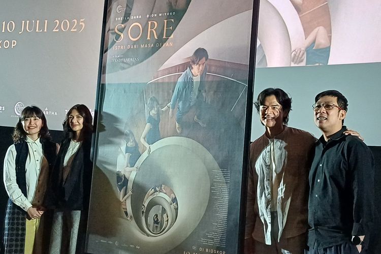4 Fakta Menarik Film Sore Istri dari Masa Depan yang Dimainkan Dion Wiyoko dan Sheila Dara