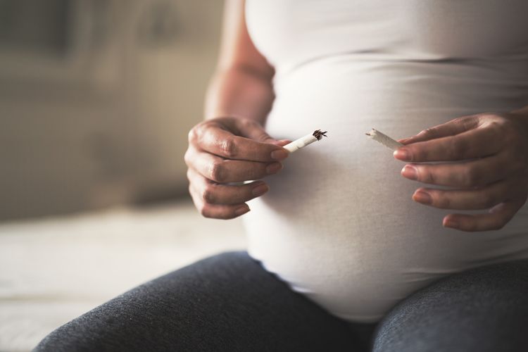 Ilustrasi bahaya merokok bagi ibu hamil