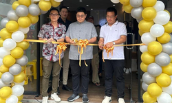 Servis HP Makin Mudah! FazzFix Resmikan Gerai Pertama di Jambi