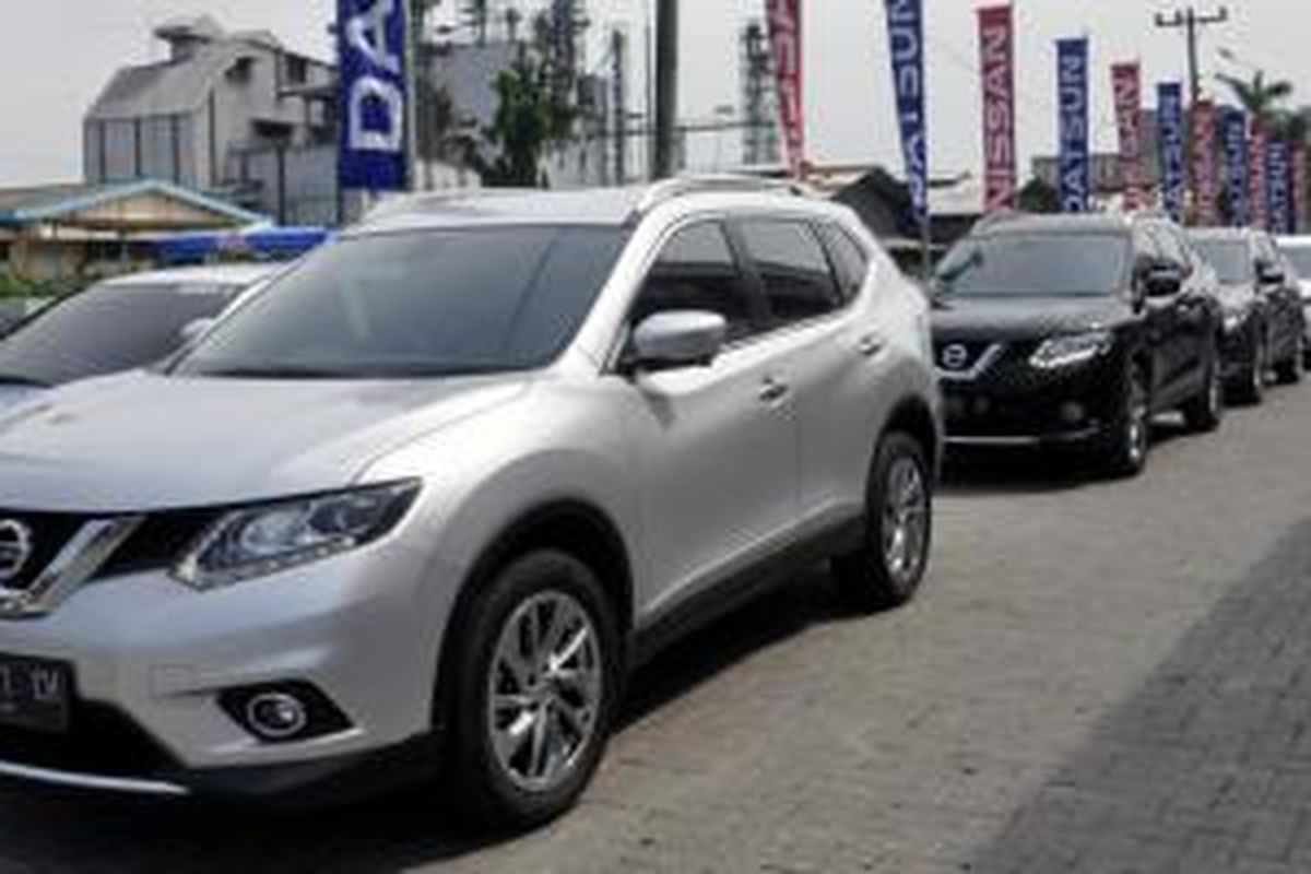 80 unit Nissan All-New X-Trail milik konsumen diajak konvoi di Medan, Sumatera Utara. 