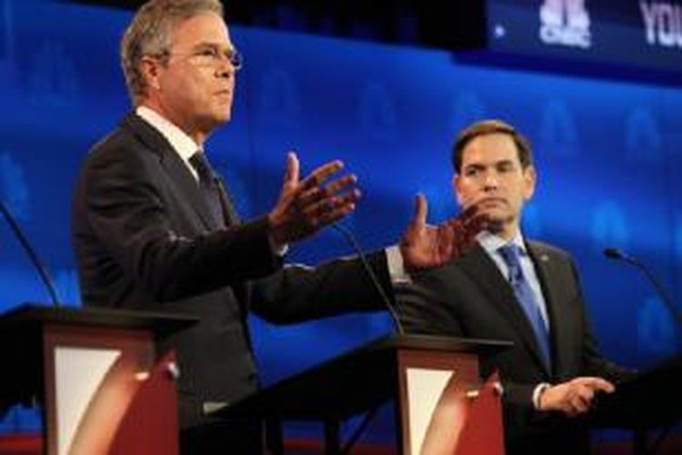 Mantan Gubernur Florida Jeb Bush menyerang Senator Florida Marco Rubio di debat  Capres Partai Republik di Universitas Colorado, Boulder, Kamis pagi (29/10) waktu Indonesia.