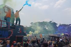 Aksi Massa Demo di DPR, Sindir Ridwan Kamil yang Pernah Sebut Dewan Penipu Rakyat