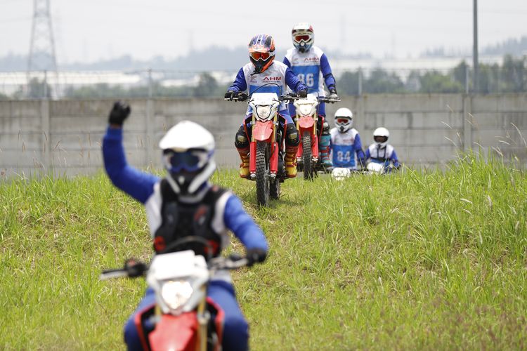 Pelatihan keselamatan berkendara di AHM Safety Riding Park