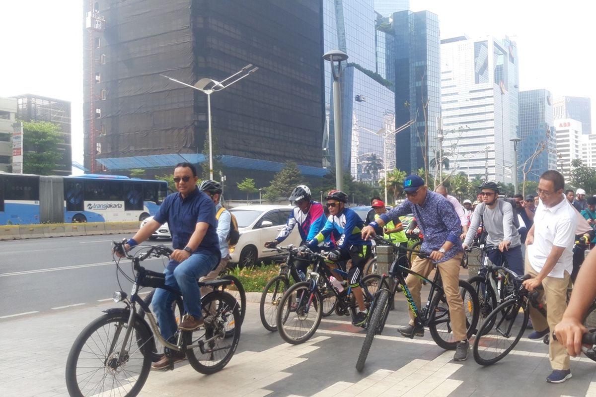 Gubernur DKI Jakarta Anies Baswedan menjajal jalur sepeda 23 km, Sabtu (12/10/2019)