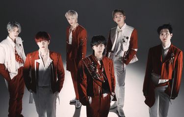 WayV dalam foto teaser keenam mereka dalam comeback yang bertajuk Phantom