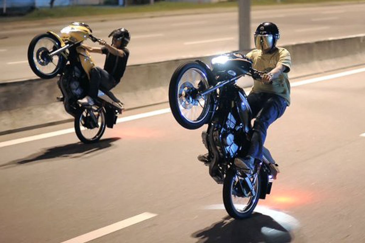 Kementerian Perhubungan Malaysia sedang mengusulkan amandemen Undang-Undang Transportasi Jalan tahun 1987, yang akan memperberat hukuman pelaku modifikasi mesin dan knalpot sepeda motor.