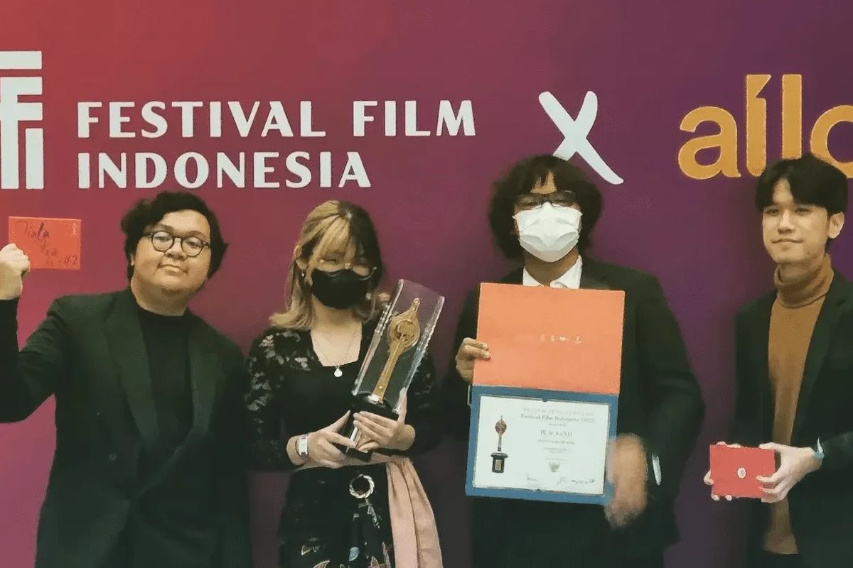 Tim Triple Motion di FFI 2022, yakni Faiz Azhar, Angie Audelia, Fajar Ponco, Fabian Emillio (dari kiri), dan Falmahyra Kezia (berhalangan hadir).