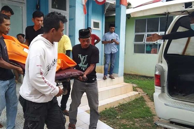 Diduga menjadi korban kekerasan dalam rumah tangga (KDRT), MS (19) seorang ibu rumah tangga ditemukan tewas dalam kamar di rumahnya di Kelurhaan Lipu, Kecamatan Betoambari, Kota Baubau, Sulawesi Tenggara, Kamis (7/12/2023).